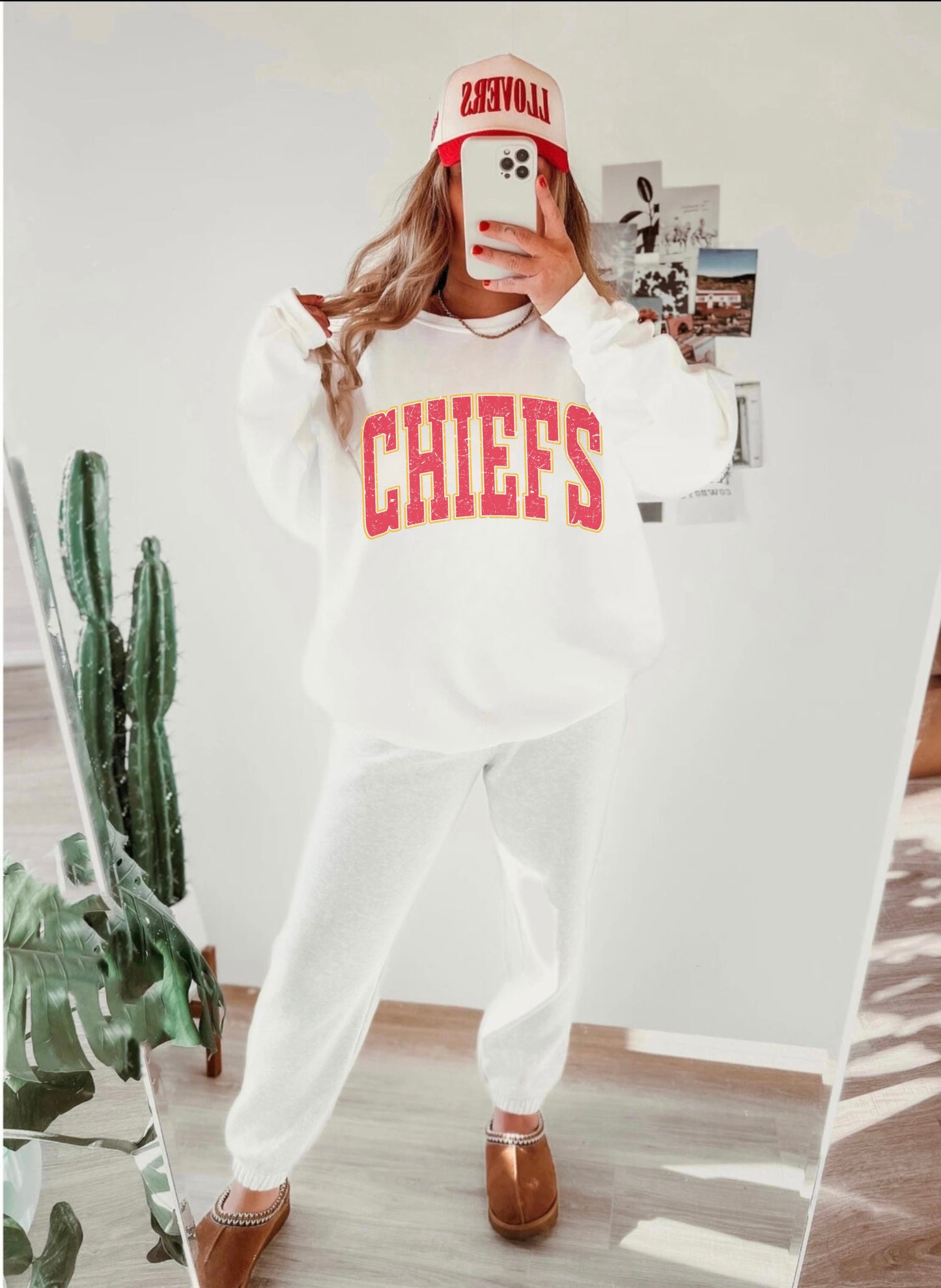 DISTRESSED CHIEFS FOOTBALL CREWNECK SWEATSHIRT