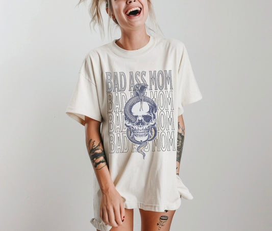 BAD ASS MOM GRAPHIC TEE