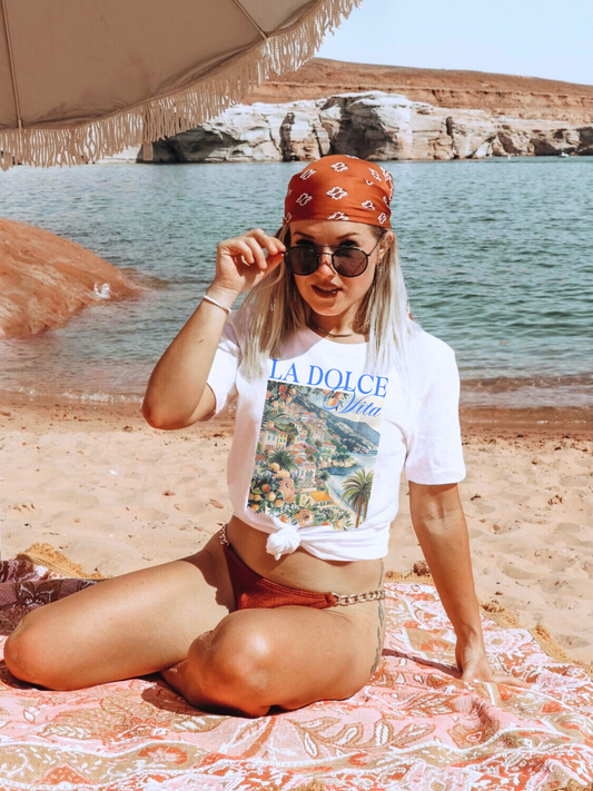 LA DOLCE VITA VACATION GRAPHIC TEE