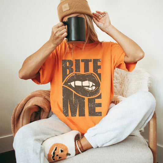 BITE ME HALLOWEEN GRAPHIC TEE