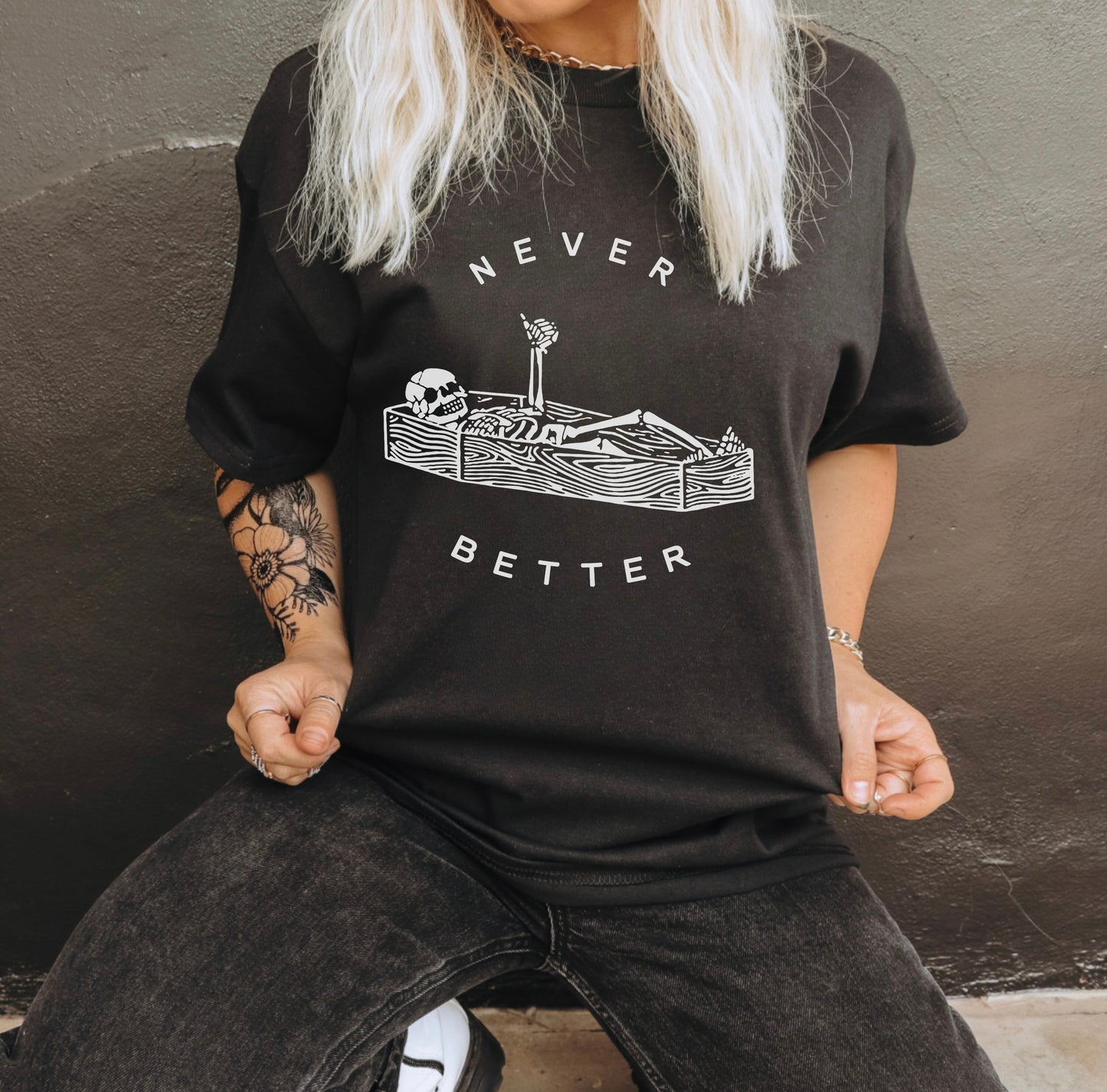 NEVER BETTER HALLOWEEN GRAPHIC TEE