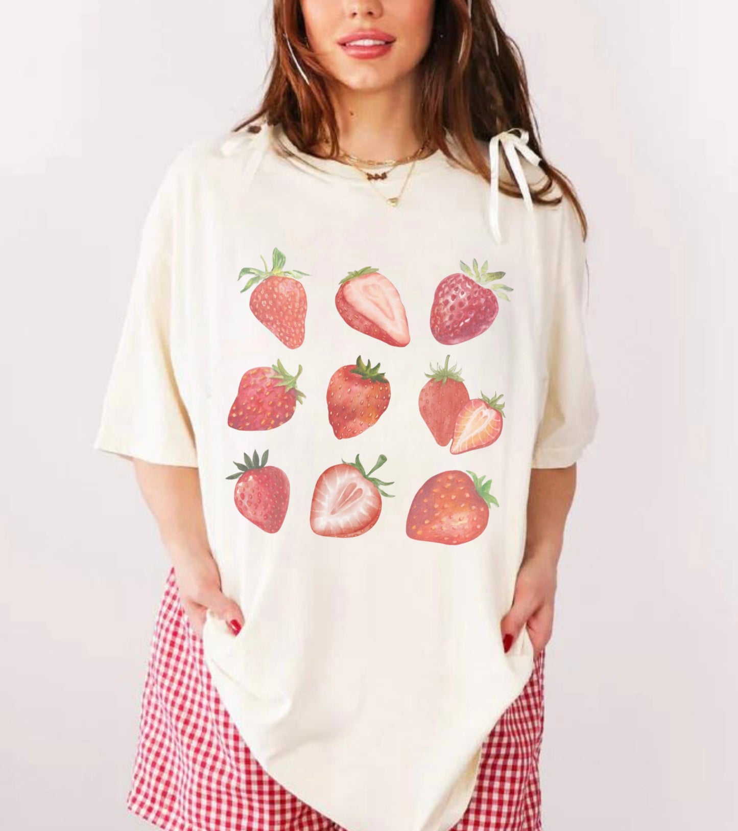 VINTAGE STRAWBERRIES GRAPHIC TEE