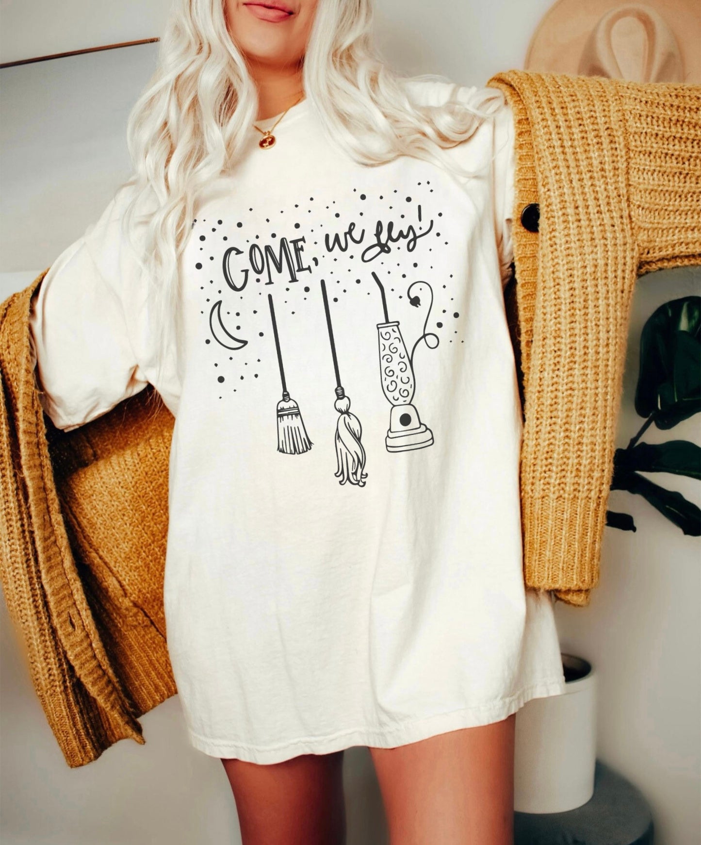 COME WE FLY HALLOWEEN GRAPHIC TEE